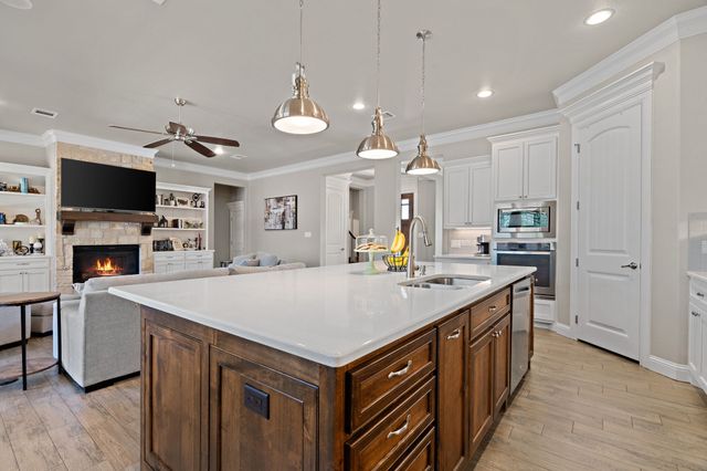 319 Turner Circle, Granbury, TX 76048