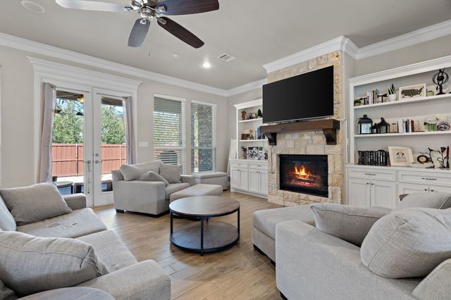 319 Turner Circle, Granbury, TX 76048