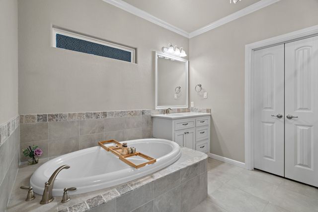 319 Turner Circle, Granbury, TX 76048