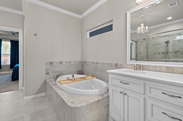 319 Turner Circle, Granbury, TX 76048