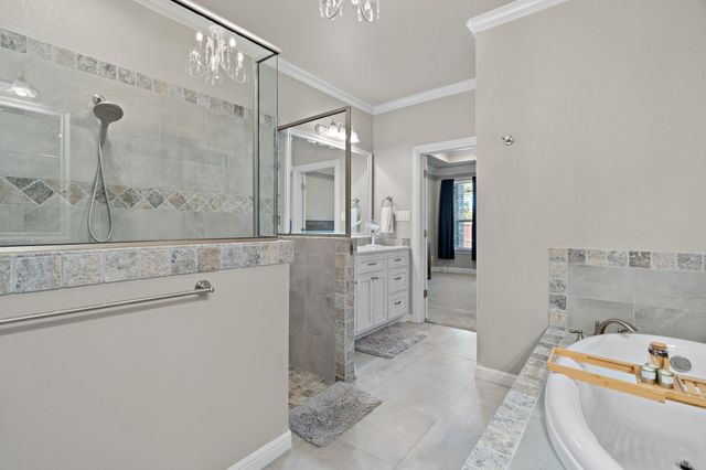 319 Turner Circle, Granbury, TX 76048