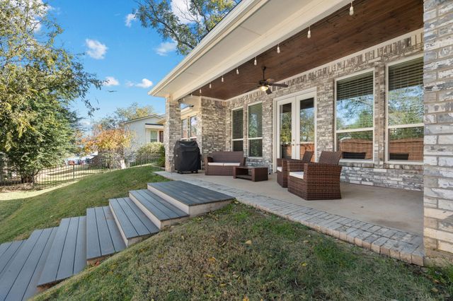 319 Turner Circle, Granbury, TX 76048