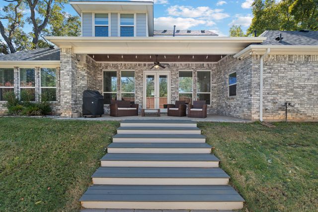 319 Turner Circle, Granbury, TX 76048