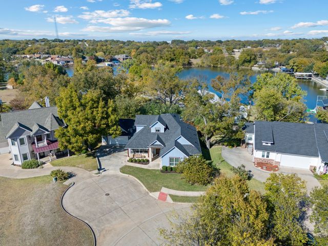 319 Turner Circle, Granbury, TX 76048