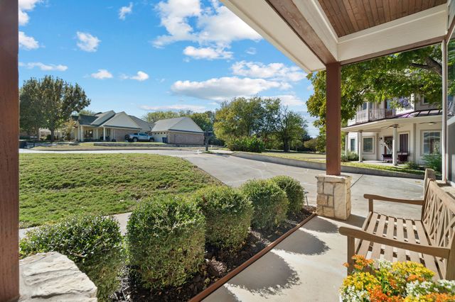 319 Turner Circle, Granbury, TX 76048