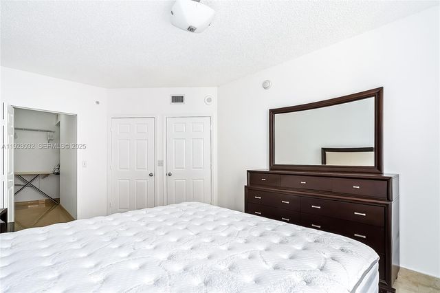 17150 N Bay Rd 2618, Sunny Isles Beach, FL 33160