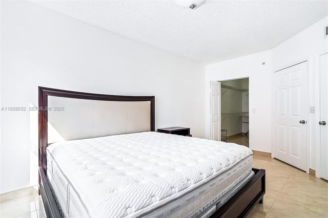 17150 N Bay Rd 2618, Sunny Isles Beach, FL 33160