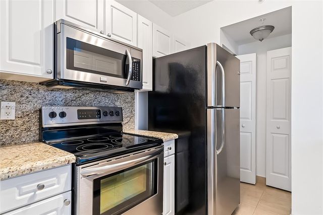 17150 N Bay Rd 2618, Sunny Isles Beach, FL 33160