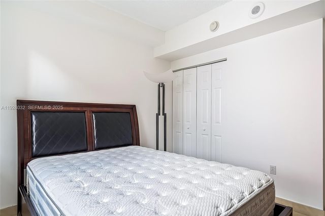 17150 N Bay Rd 2618, Sunny Isles Beach, FL 33160