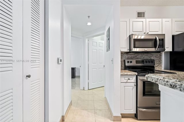 17150 N Bay Rd 2618, Sunny Isles Beach, FL 33160