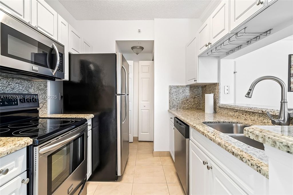 17150 N Bay Rd 2618, Sunny Isles Beach, FL 33160