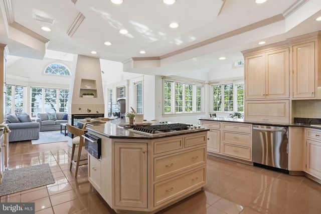 2562 CARROLLTON RD, Annapolis, MD 21403