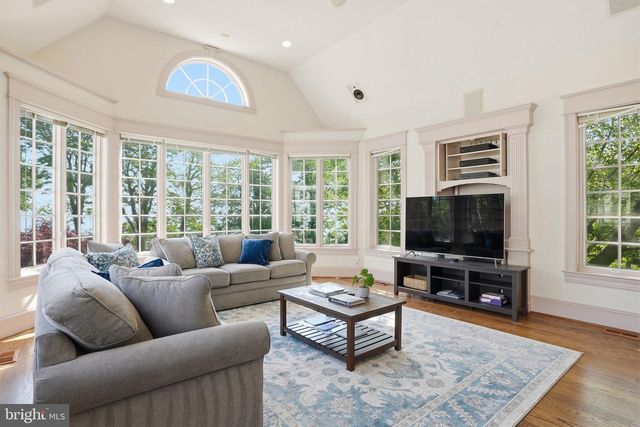 2562 CARROLLTON RD, Annapolis, MD 21403