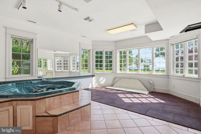 2562 CARROLLTON RD, Annapolis, MD 21403