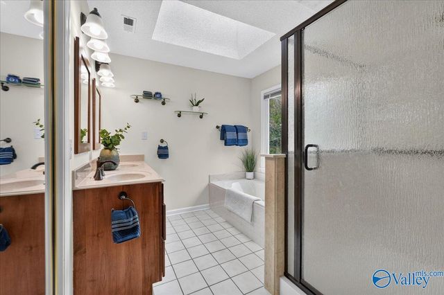 135 Pebblebrook Circle, Madison, AL 35758
