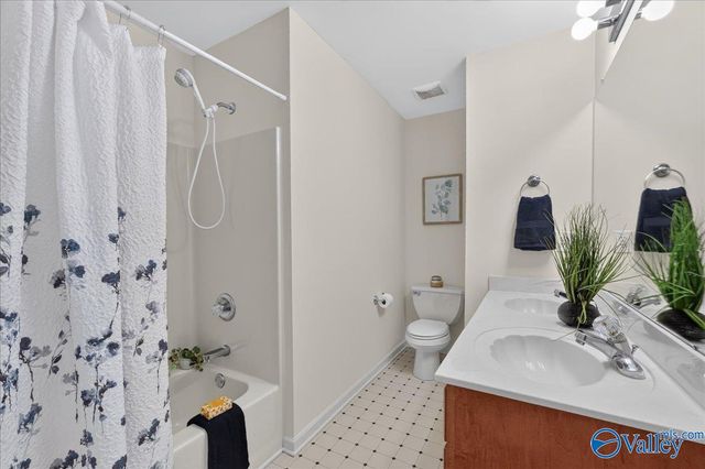 135 Pebblebrook Circle, Madison, AL 35758