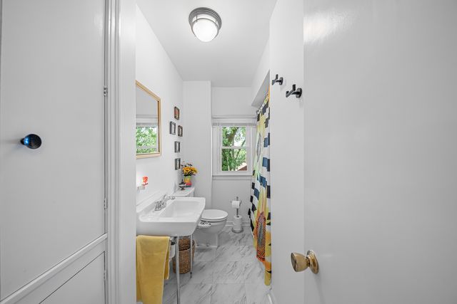 7816 Blazer Avenue, Justice, IL 60458