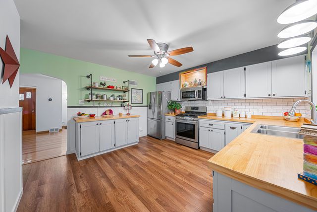 7816 Blazer Avenue, Justice, IL 60458