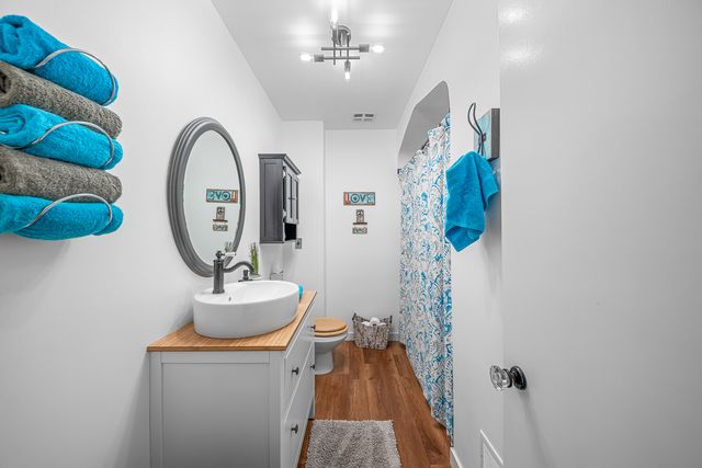 7816 Blazer Avenue, Justice, IL 60458