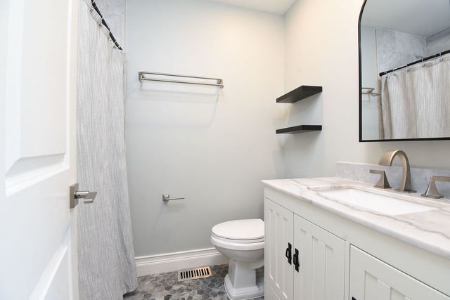 1112 N Old Bridge Road, Palatine, IL 60067