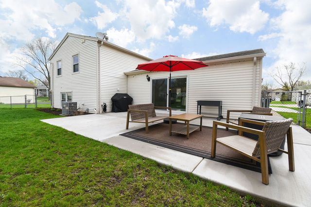 1112 N Old Bridge Road, Palatine, IL 60067