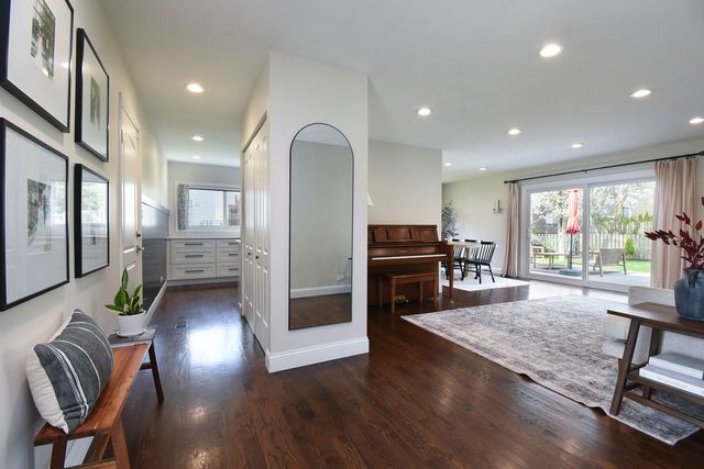 1112 N Old Bridge Road, Palatine, IL 60067