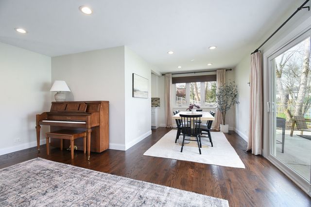 1112 N Old Bridge Road, Palatine, IL 60067