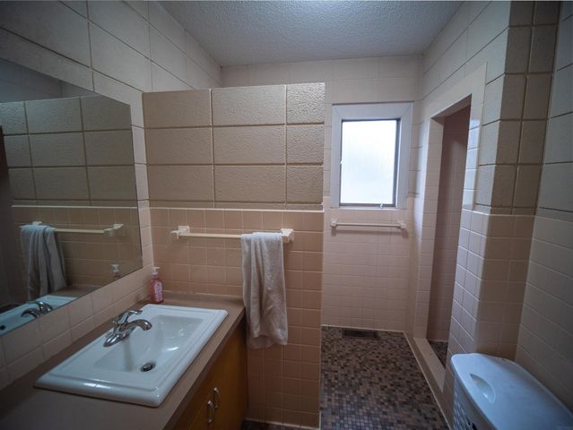 521 Sunset Place, Charles City, IA 50616