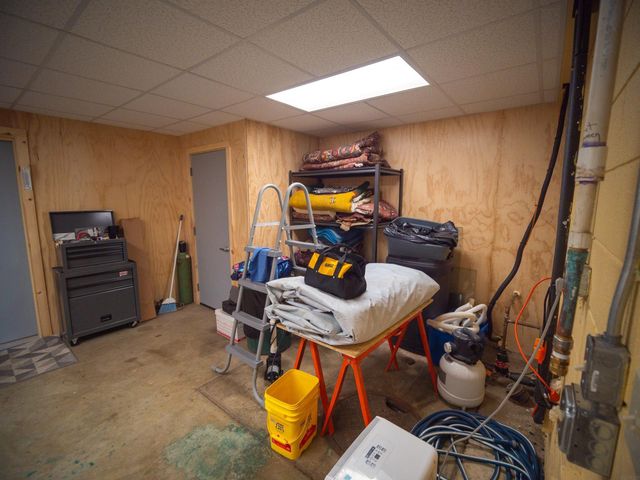 521 Sunset Place, Charles City, IA 50616