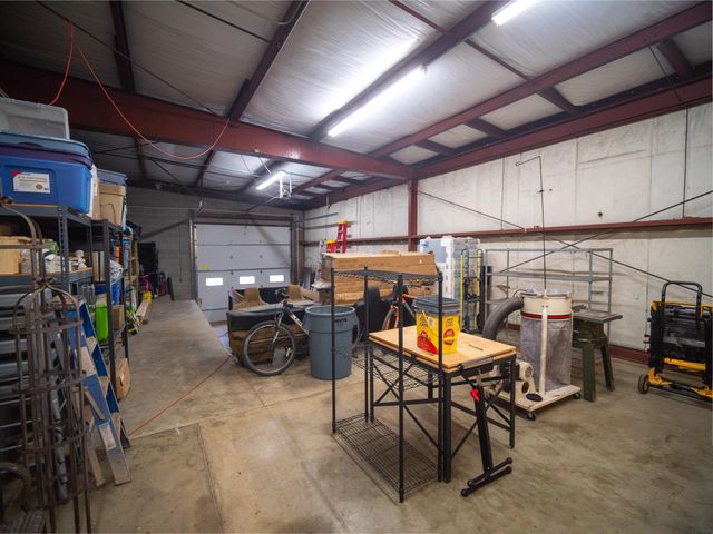 521 Sunset Place, Charles City, IA 50616
