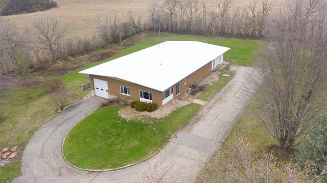 521 Sunset Place, Charles City, IA 50616