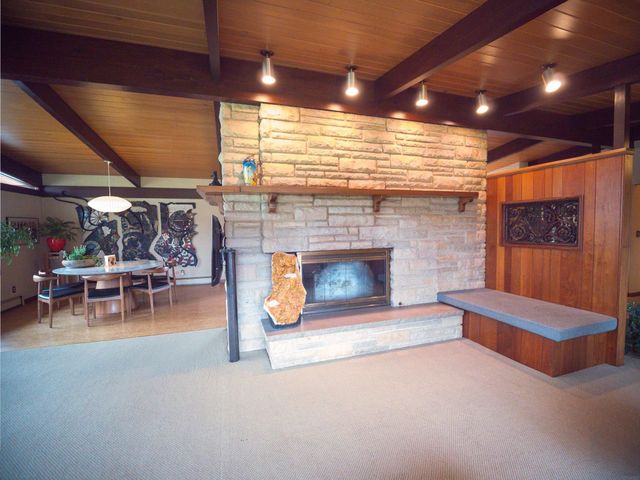 521 Sunset Place, Charles City, IA 50616