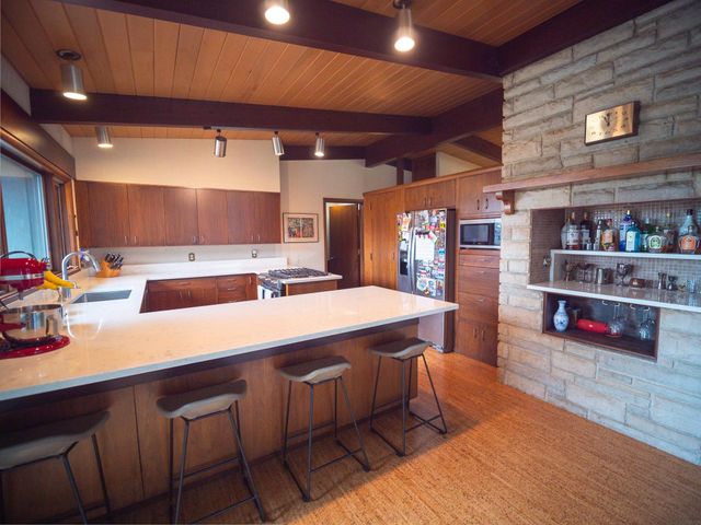 521 Sunset Place, Charles City, IA 50616