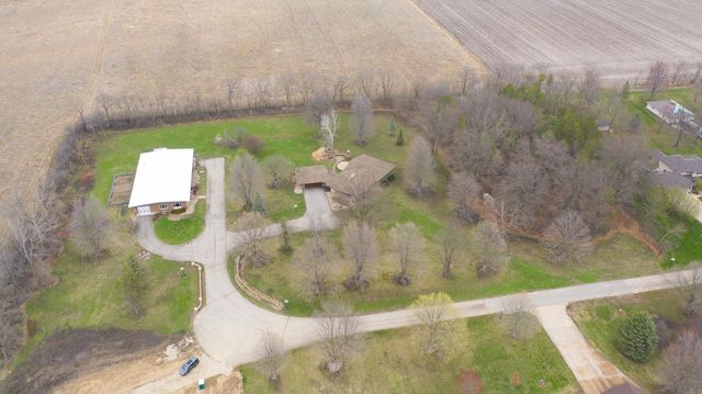 521 Sunset Place, Charles City, IA 50616