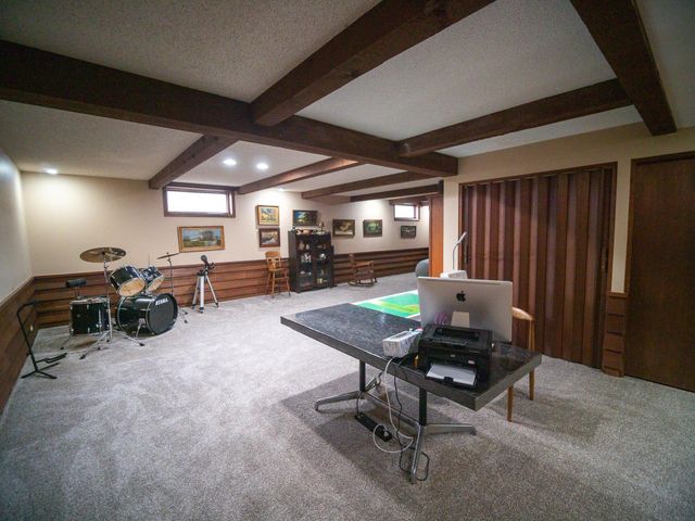 521 Sunset Place, Charles City, IA 50616