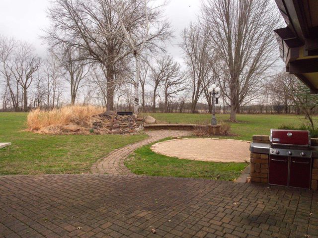 521 Sunset Place, Charles City, IA 50616