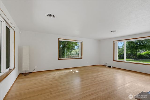6006 48th Avenue E, Tacoma, WA 98443