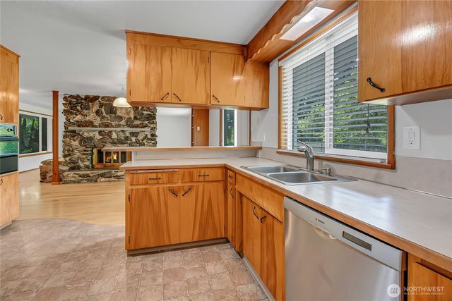 6006 48th Avenue E, Tacoma, WA 98443