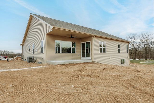 1508 Mila WAY, Burlington, WI 53105