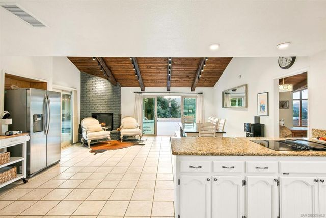 580 582 South Grade, Alpine, CA 91901