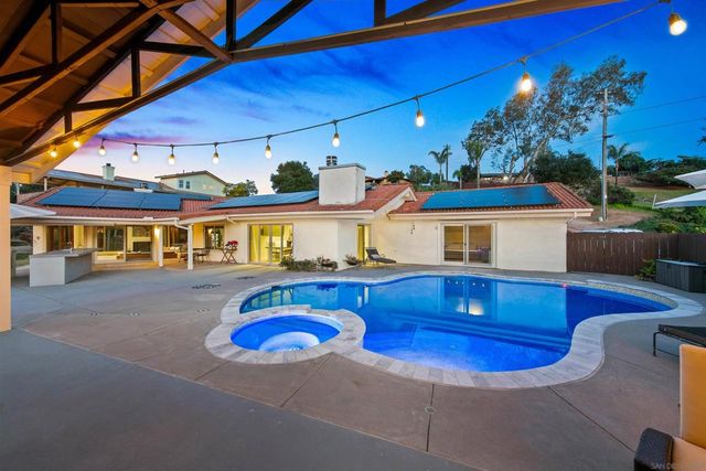 580 582 South Grade, Alpine, CA 91901