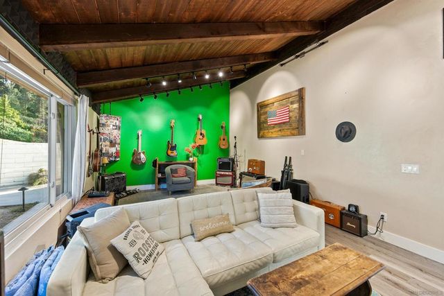 580 582 South Grade, Alpine, CA 91901