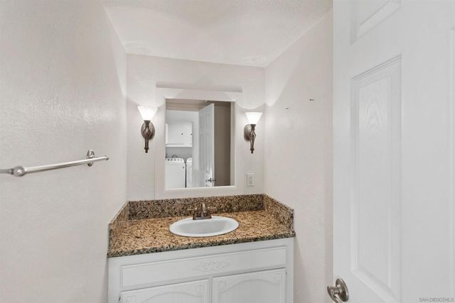 580 582 South Grade, Alpine, CA 91901