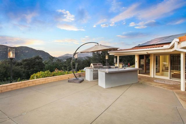 580 582 South Grade, Alpine, CA 91901