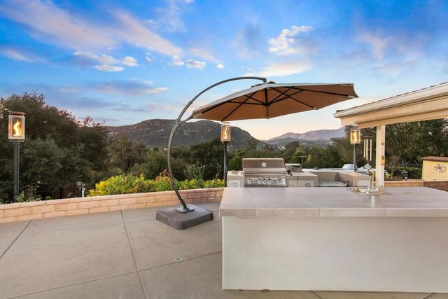 580 582 South Grade, Alpine, CA 91901