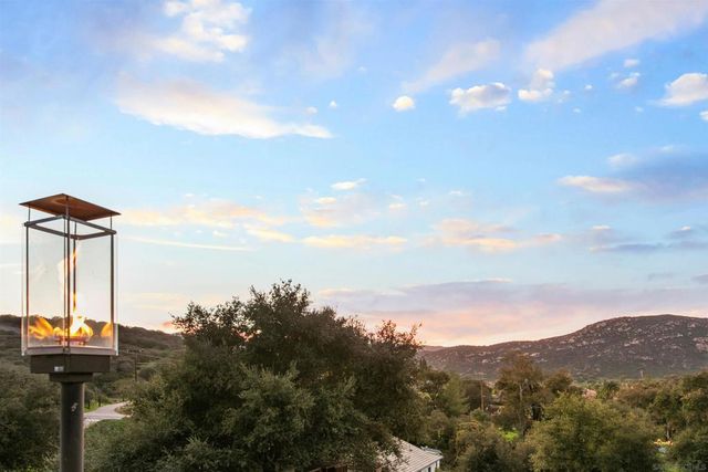 580 582 South Grade, Alpine, CA 91901