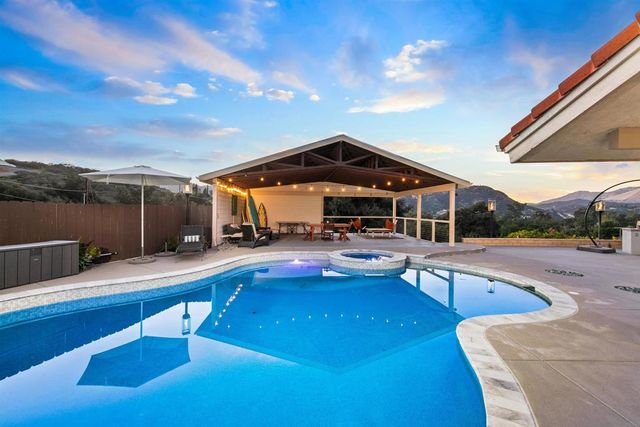 580 582 South Grade, Alpine, CA 91901