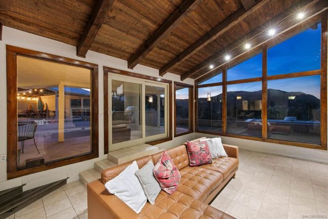 580 582 South Grade, Alpine, CA 91901