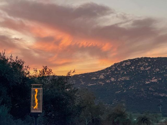 580 582 South Grade, Alpine, CA 91901