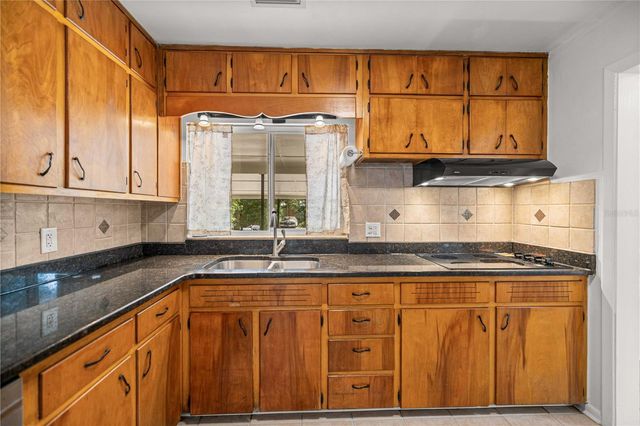 2620 NW 11TH AVENUE, Gainesville, FL 32605